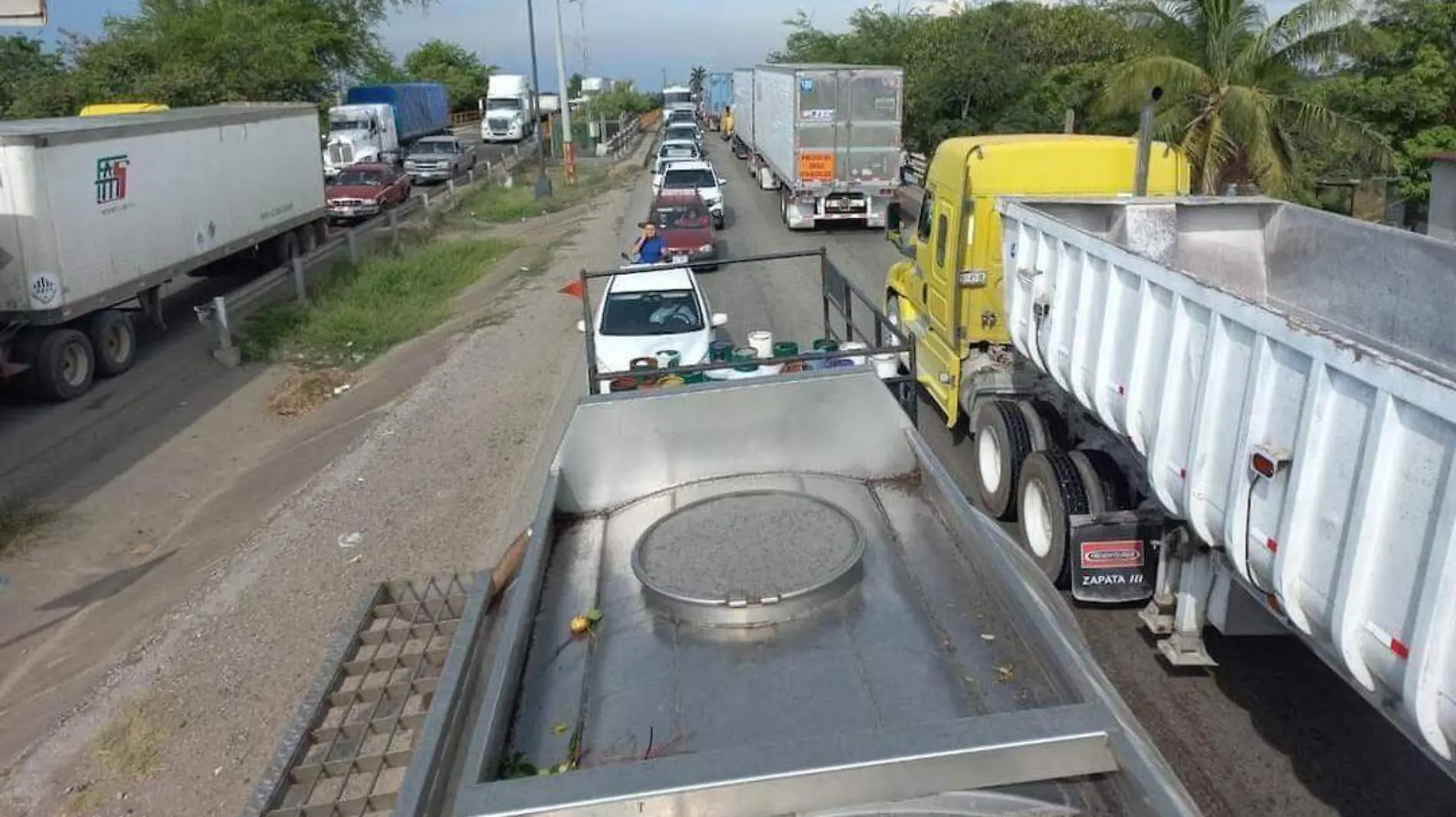 Libramiento Poniente de Tampico carga de combustible y químicos pone en riesgo al ambiente José Luis Tapia (1)